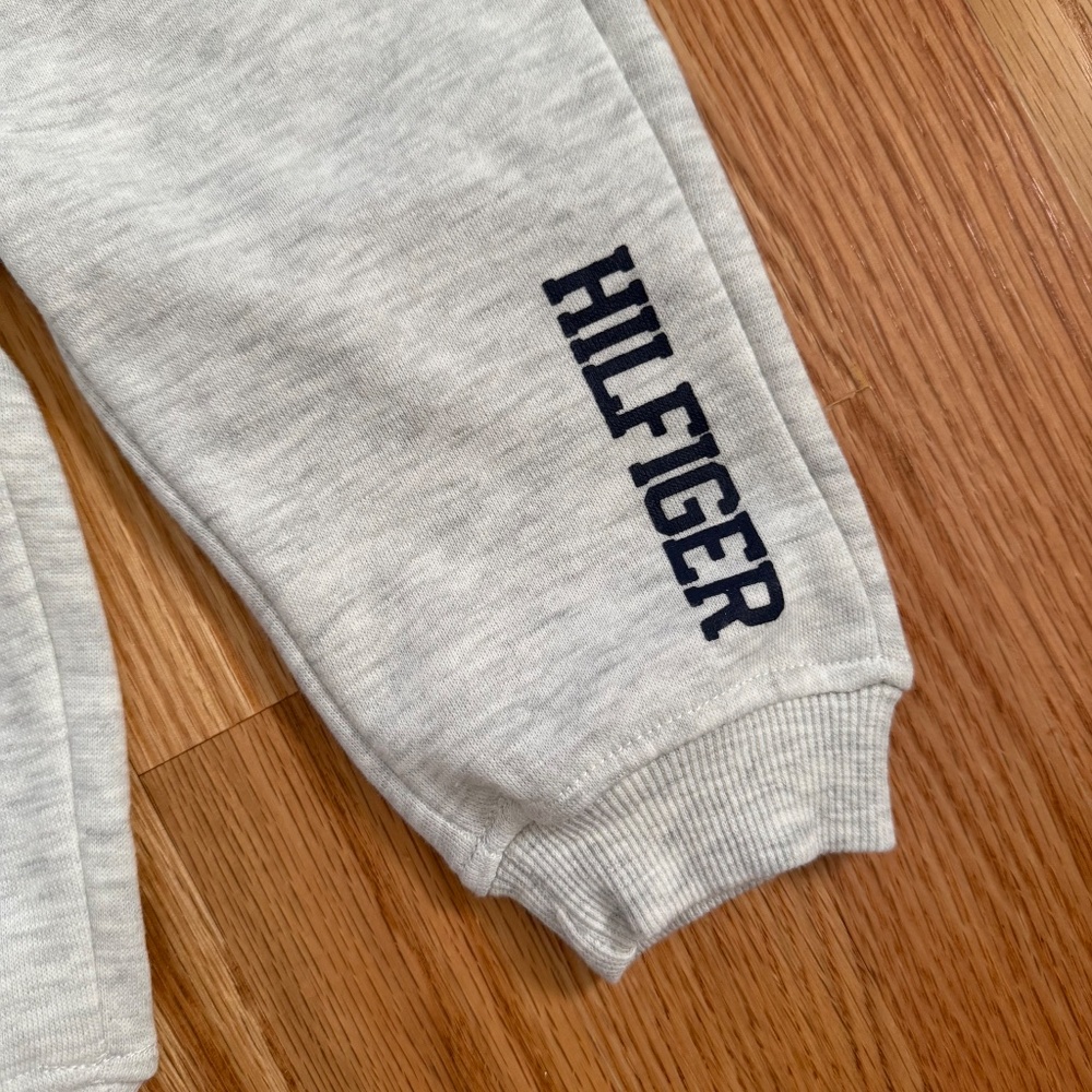 Tommy Hilfiger Baby Boy 2 Piece Outfit Set - Picture 6 of 12